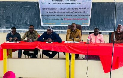 Conférence débat à l’université Abdoul Moumouni de Maradi sur les interrelations Population et développemental SR/PF,la capture du Dividende demographique